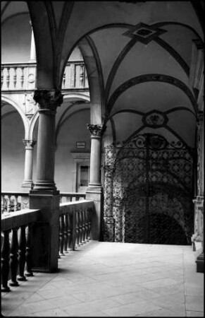 Spittal: schönes Torgitter im Hof