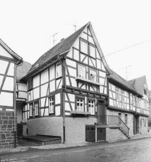 Fachwerkwohnhaus; Büdingen, Schloßgasse 1