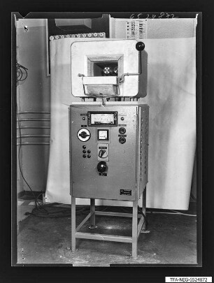 Ofen zum Anglasen M 1800, Gesamtansicht, Foto 1965