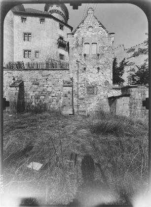 Heldburg (Bad Colberg-Heldburg). Veste Heldburg (Baubeginn 12. Jh.). Amtsbau. Ansicht von Süden