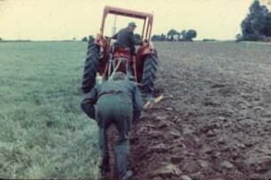 Fotografie: Wendende Bodenbearbeitung, Beetpflug, Arbeitsergebnis