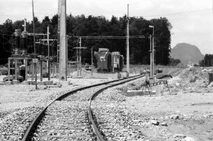 Singen: Gleisanschluss zum Unterwerk; Hintergrund Hohentwiel
