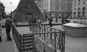 Aprilscherz der "Badischen Neuesten Nachrichten" zu den öffentlichen Toiletten auf dem Karlsruher Marktplatz