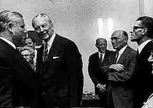 Besuch von Bundeskanzler Kiesinger: von links OBM Urschlechter, Kurt Georg Kiesinger, ?, Schmeissner, ?