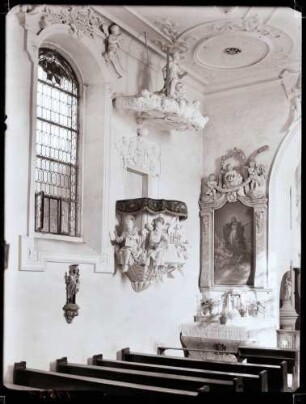 katholische Pfarrkirche; Kanzel und nördlicher Seitenaltar