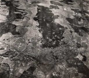 Luftbildaufnahmen von Karlsruhe. Gesamtes Stadtgebiet - Innenstadt mit Hardtwald