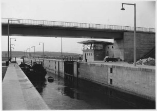Schleuse Knetzgau, Steuerhaus, Feldwegbrücke