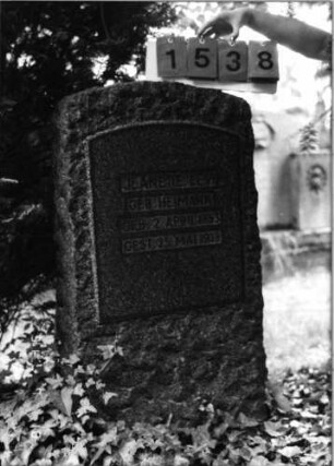 Grabstein 1538 [Hahn S. 137 Grab-Nr. 2047]