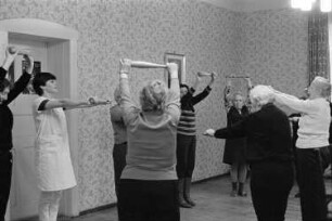Seniorengymnastik im "Klub der Volkssolidarität Dr. Richard Schmincke"
