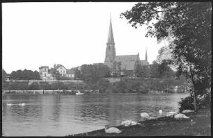Chemnitz. Schlossteich mit Schlosskirche
