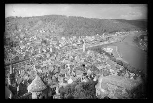Blick von der Burg über Altstadt, Mainspitze Richtung mainabwärts