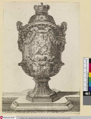 [Vases de la maison royale de Loo; Vase mit thronender Königin]