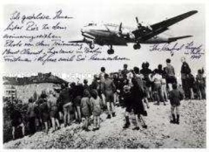 "Rosinenbomber" im Landeanflug auf den Flughafen Tempelhof