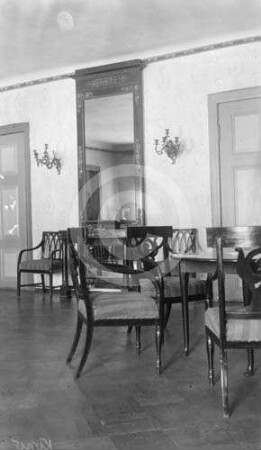 Inneneinrichtung Herrenhaus Kono