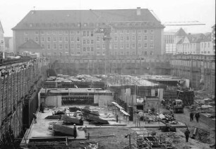 Freiburg: Großbaustelle der Tiefgarage am Karlsplatz