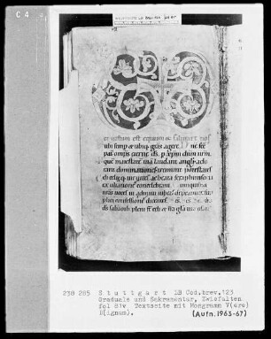 Graduale und Sakramentar — Initialseite mit Ligatur V(ere) D(ignum), Folio 81verso