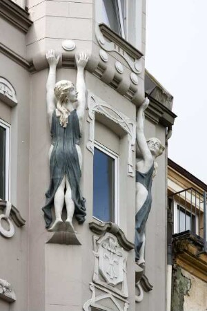 Karyatiden des Turmerkers