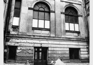 Blick auf die zum Teil zerstörte Fassade des Bode-Museums