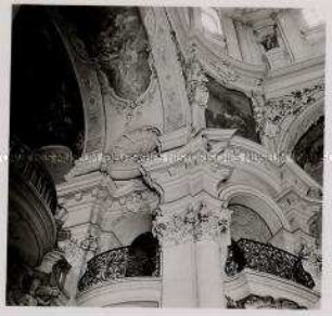 Das hunderttürmige Prag, St.-Niklas-Kirche, Inneres, Detail
