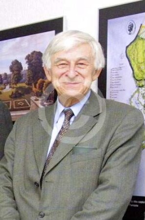 Porträt von Prof. Dr. Andrzej Tomaszewski
