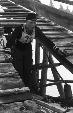 Feldberg: Internationales Skispringen; Adolf Baldauf (Ostdeutschland) am Sprungturm