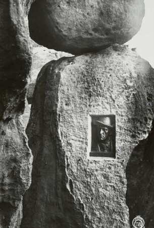 Bildnisplakette Dr. Oscar Schuster : Pfeifer, Felix: Bildnisplakette Dr. Oscar Schuster (Bronze, 1919). Sächsische Schweiz, Schrammsteine. Falkenstein, im Schusterweg