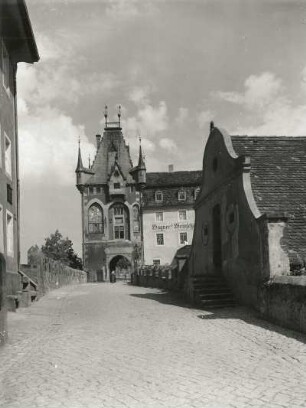 Meißen, Blick auf das Mittlere Burgtor : Meißen. Schloßbrücke. Blick gegen das Mittlere Burgtor