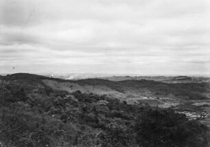 Hügelland : Blick in eine hügelige Landschaft