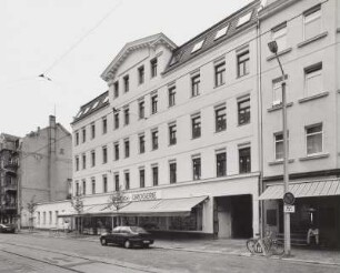Doppelwohnhaus mit Laden