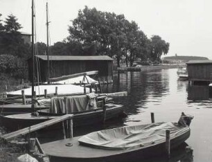 Waren, Hafen : Waren. Neuer Hafen am Kietz gegen Mole des Steinhafens. Blick nach Südosten