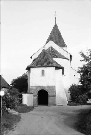 Oberzell: Portal zur Kirche
