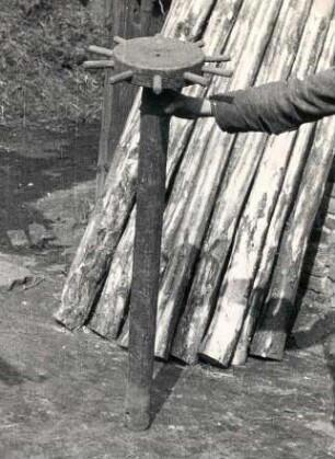 Weberei in Sabrodt, Arbeitstechnik : Handwerkstechniken - Weberhandwerk. Ort: Zabrod / Sabrodt. Weberbaum (nawójno)