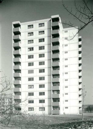Wohnhochhaus, 1966-1967