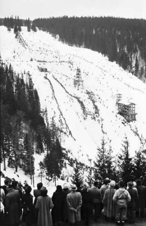 Feldberg: Internationales Feldberg-Skispringen; Sprungschanze mit Publikum