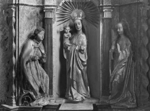Seitenaltar: Madonna und Verkündigungsgruppe