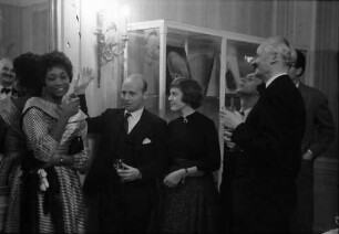 Donaueschingen: Donaueschinger Musiktage; Schloss; Gloria Davy und Hans Werner Henze