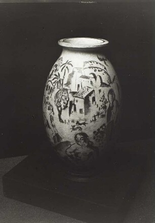 Vase : Vase in einer Keramikausstellung