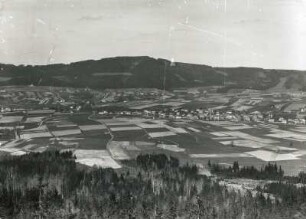 Cunewalde. Oberer Ortsteil gegen Czorneboh. Blick vom Bieleboh, von Süd (Panorama: df_hauptkatalog_0045945 bis df_hauptkatalog_0045948)