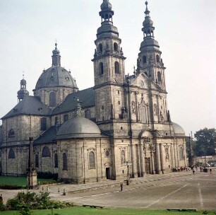 Dom Sankt Salvator und Bonifatius