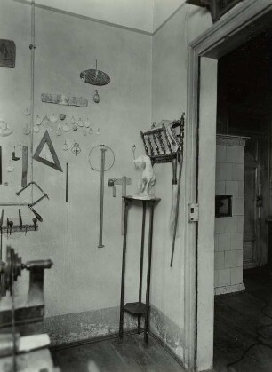 Elfenbeinschnitzerwerkstatt, Dresden, Aufn. 1953