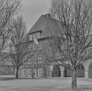 Wittichenau, Schule : Wittichenau. Krabat Grundschule, Neudorfer Weg 1. Außenansicht