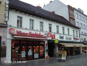 Wohnhaus & Vorderhaus & Brunnen; Berlin, Spandau