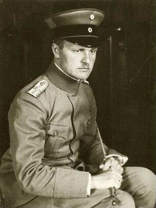 Clausing, Adolf; Leutnant der Reserve, geboren am 14.09.1885 in Zimmerhof