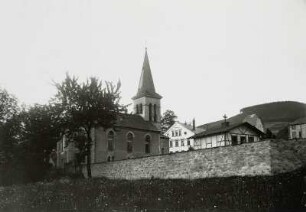 Pfarrkirche : Ortsansicht mit Pfarrkirche