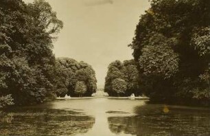 Schwetzingen. Schloss (1715 vollendet), über den See gesehen : Schwetziggen' Das Schloß (1715 vollendet), über den See gesehen. (Roh-OCR/Texterkennung von Bildkarte)