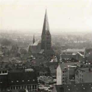 Lübeck, Stadtansicht mit Ägidienkirche