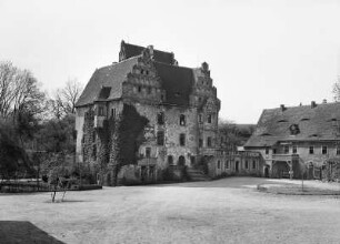 Heynitz (Nossen-Heynitz). Schloß (Baubeginn 12. Jh., 14./15. Jh.). Ansicht von Nordost