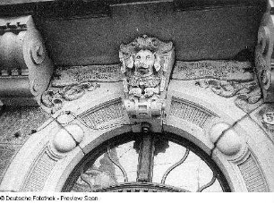 Detail eines Hauseingangs