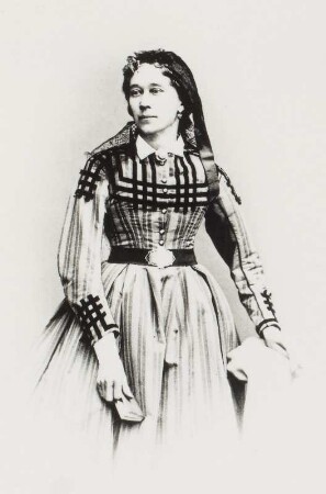 Porträt Franziska Perenz (um 1820-1889; Schauspielerin). Albuminabzug auf Karton (Carte-de-visite mit Atelieraufdruck verso)