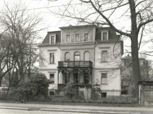 Dresden-Blasewitz, Draesekestraße 2. Wohnhaus (1851/1900)